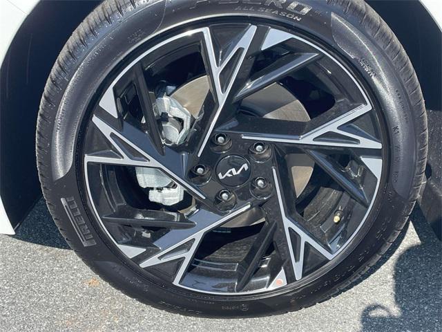 new 2025 Kia K5 car, priced at $30,607