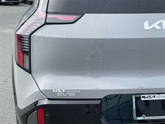 new 2026 Kia EV9 car, priced at $72,640