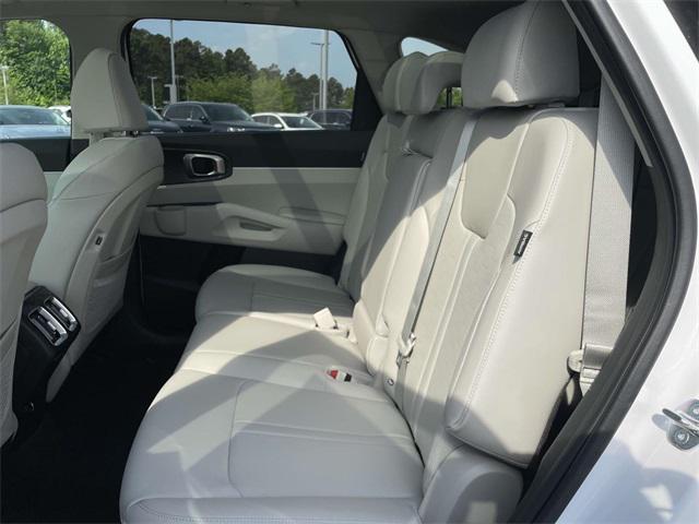 new 2025 Kia Sorento car, priced at $35,992