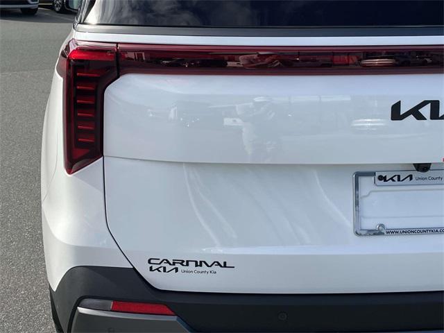 new 2026 Kia Carnival Hybrid car, priced at $52,903