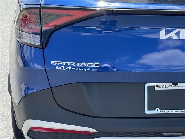 new 2025 Kia Sportage car, priced at $29,184