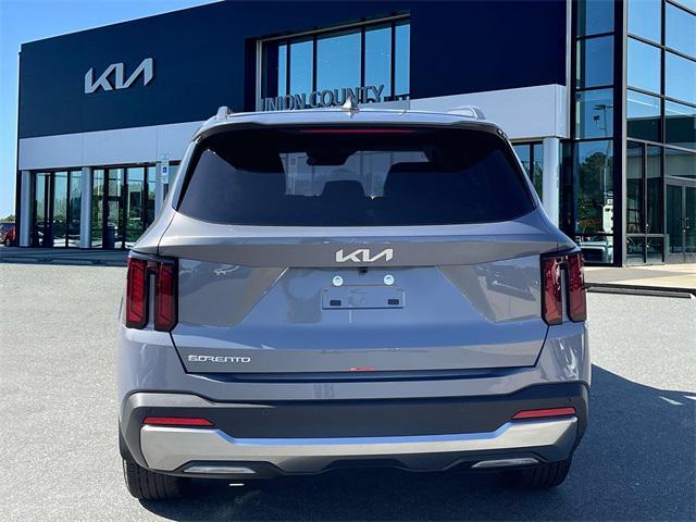 new 2025 Kia Sorento car, priced at $32,690