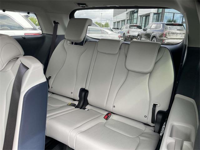 new 2025 Kia Carnival car, priced at $42,603