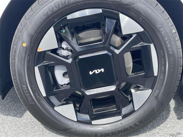 new 2025 Kia Carnival car, priced at $42,603