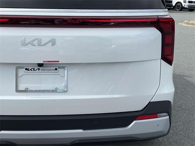new 2025 Kia Carnival car, priced at $42,603
