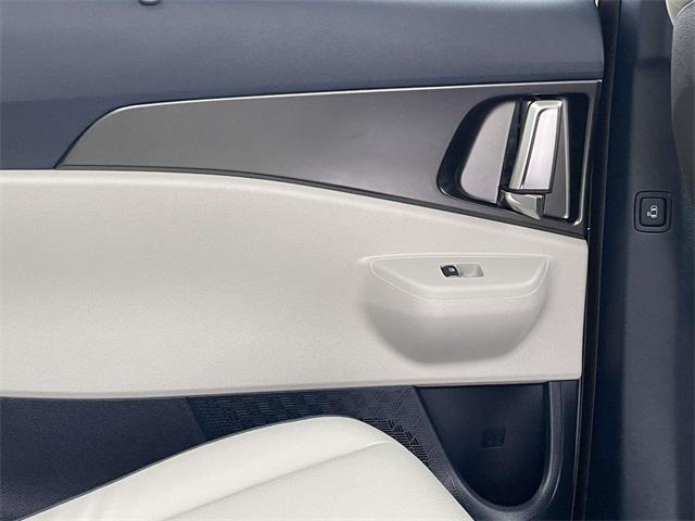new 2026 Kia Carnival Hybrid car, priced at $50,029