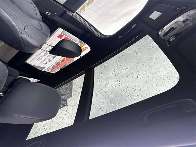 used 2023 Kia Sorento Hybrid car, priced at $33,698