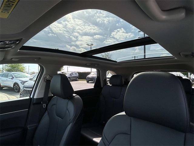new 2025 Kia Sorento car, priced at $35,992