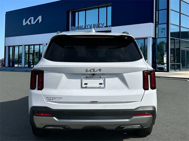 new 2025 Kia Sorento car, priced at $35,992
