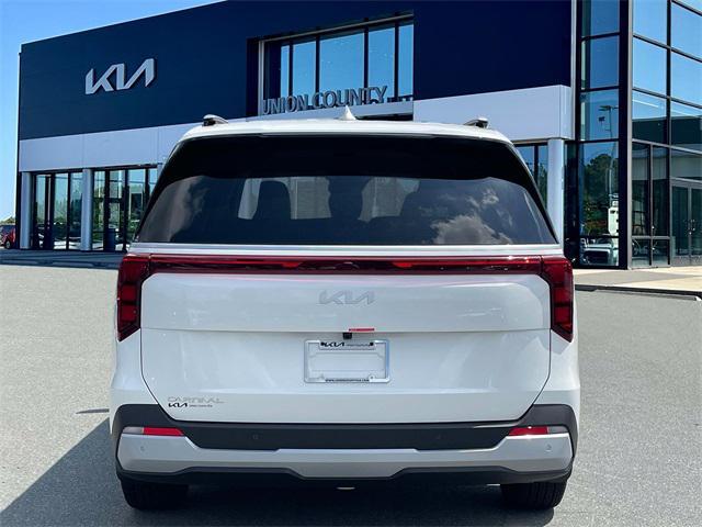 new 2025 Kia Carnival car, priced at $40,695