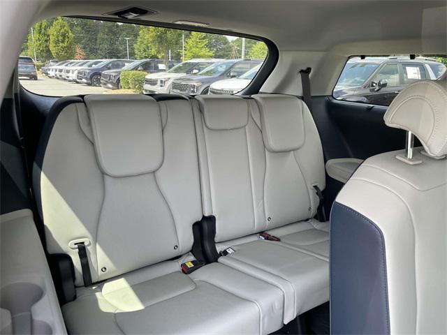 new 2025 Kia Carnival car, priced at $40,695