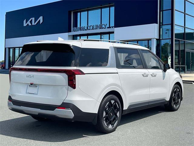new 2025 Kia Carnival car, priced at $40,695