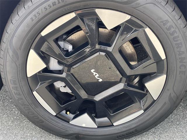 new 2025 Kia Carnival car, priced at $40,695
