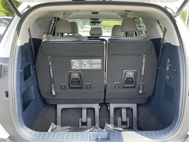 new 2025 Kia Carnival car, priced at $40,695