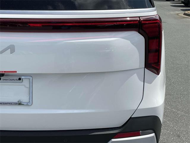 new 2025 Kia Carnival car, priced at $40,695