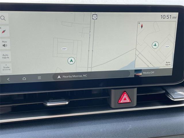 new 2025 Kia Carnival car, priced at $40,695