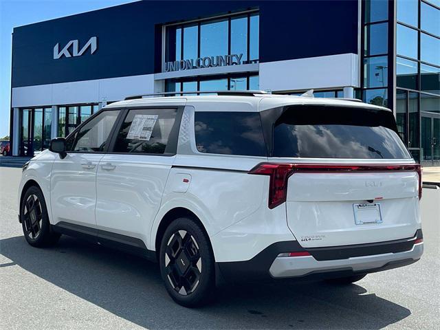new 2025 Kia Carnival car, priced at $40,695
