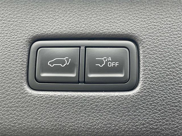 new 2025 Kia Carnival Hybrid car, priced at $53,544