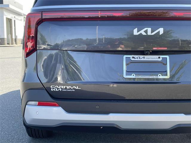 new 2025 Kia Carnival car, priced at $38,260