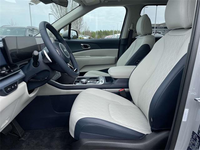 new 2025 Kia Carnival Hybrid car, priced at $47,843