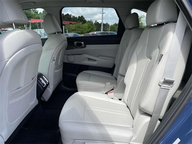 used 2025 Kia Sorento car, priced at $37,890