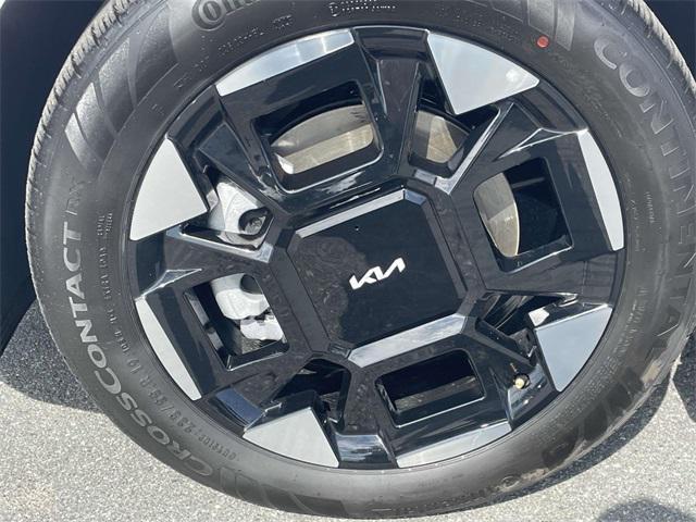 new 2025 Kia Carnival car, priced at $42,509