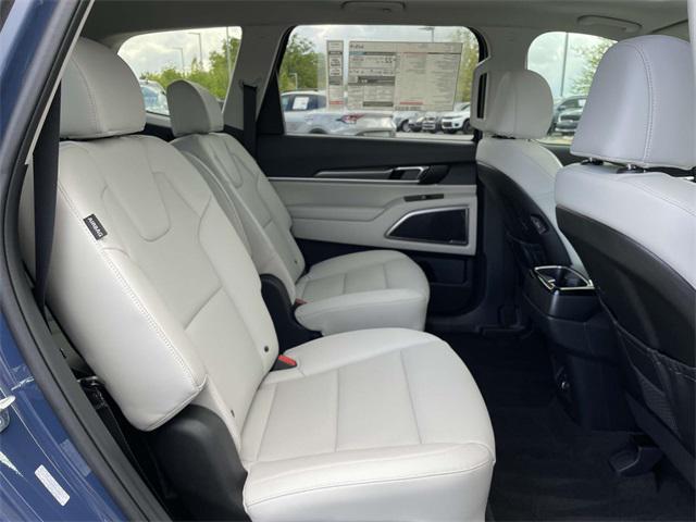 new 2025 Kia Telluride car, priced at $40,925