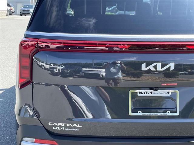 new 2025 Kia Carnival car, priced at $38,410