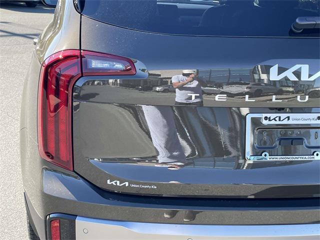 new 2025 Kia Telluride car, priced at $42,220