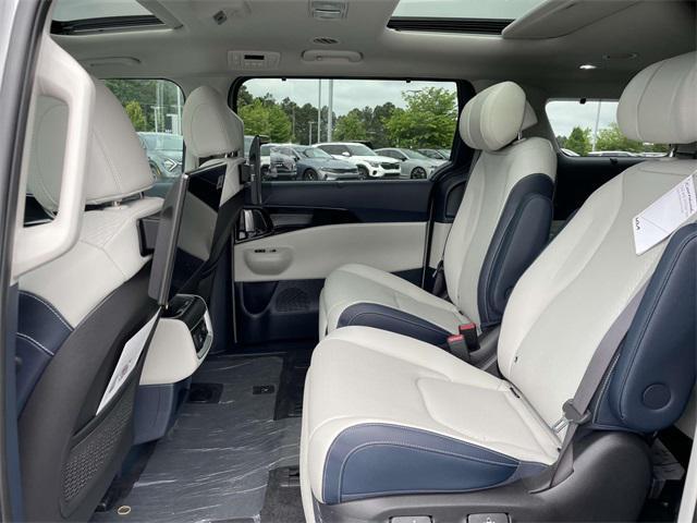 new 2025 Kia Carnival Hybrid car, priced at $56,276