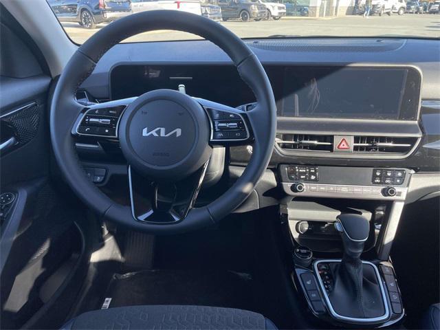 new 2025 Kia Seltos car, priced at $27,641