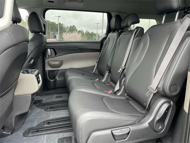 new 2025 Kia Carnival Hybrid car, priced at $40,863
