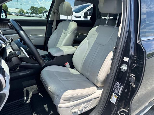 used 2023 Kia Sorento Hybrid car, priced at $28,400