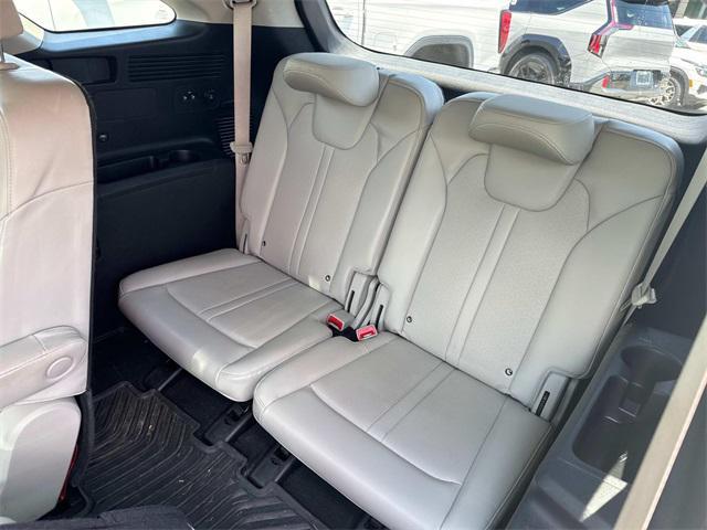 used 2023 Kia Sorento Hybrid car, priced at $28,400