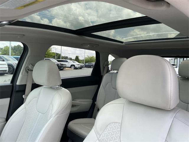 used 2023 Kia Sorento Hybrid car, priced at $26,880