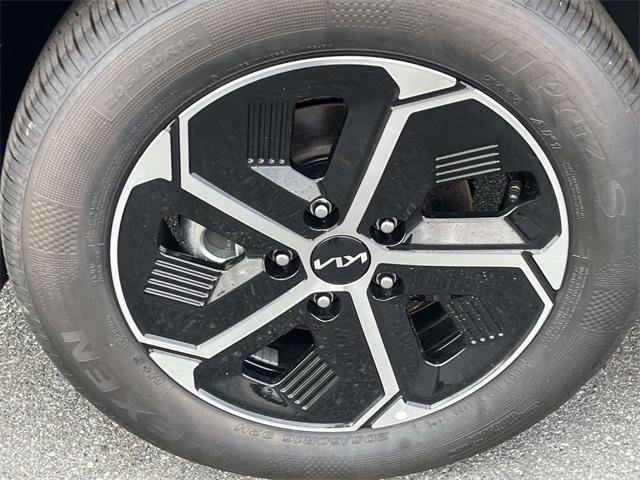 new 2025 Kia Niro car, priced at $28,960
