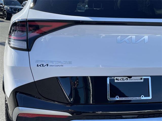 new 2025 Kia Sportage car, priced at $33,878