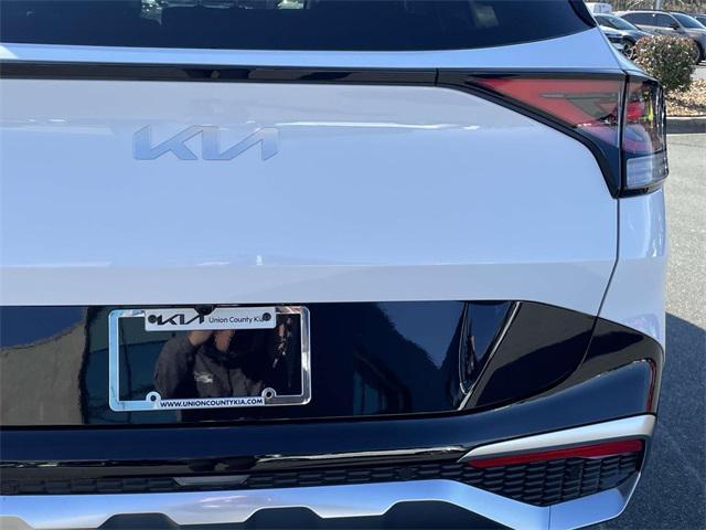 new 2025 Kia Sportage car, priced at $33,878