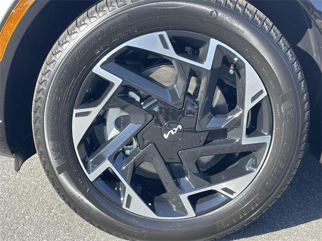 new 2025 Kia Sportage car, priced at $33,878