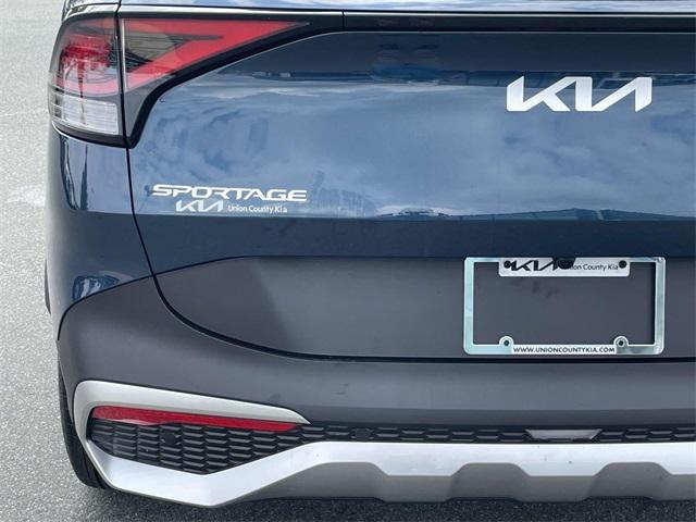 new 2025 Kia Sportage Hybrid car, priced at $34,140