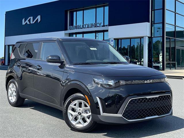 new 2025 Kia Soul car, priced at $24,093
