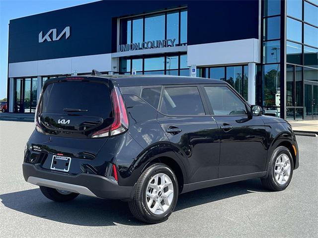 new 2025 Kia Soul car, priced at $24,093