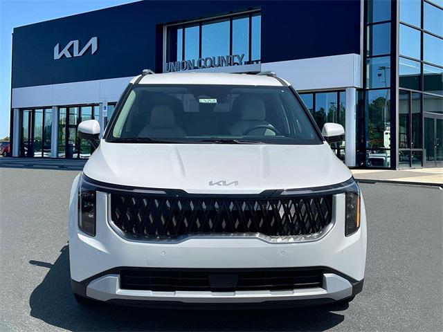 new 2025 Kia Carnival car, priced at $40,670