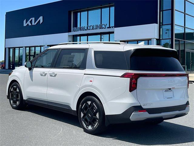 new 2025 Kia Carnival car, priced at $40,670