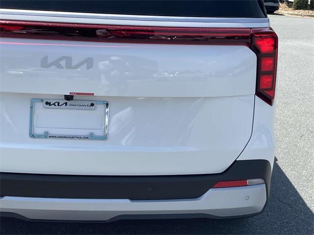 new 2025 Kia Carnival car, priced at $40,670