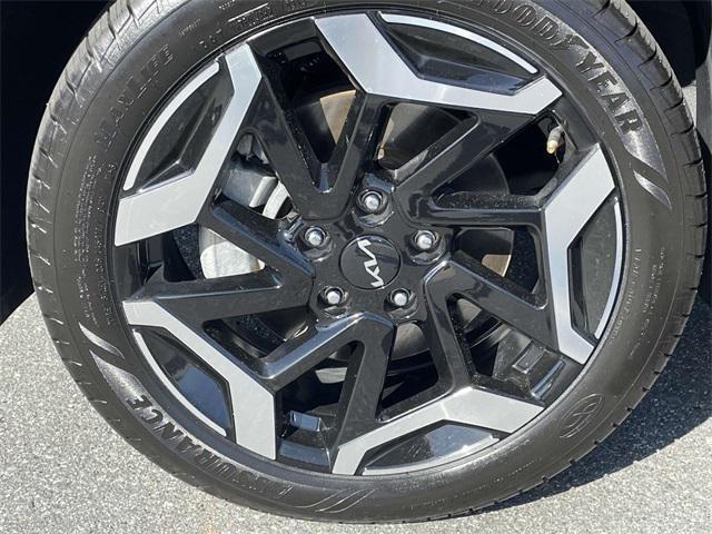 used 2024 Kia Seltos car, priced at $21,900