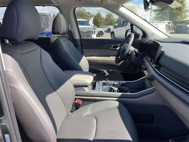 new 2026 Kia Carnival Hybrid car, priced at $48,371