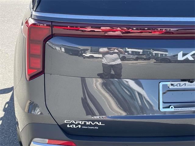 new 2026 Kia Carnival Hybrid car, priced at $48,371