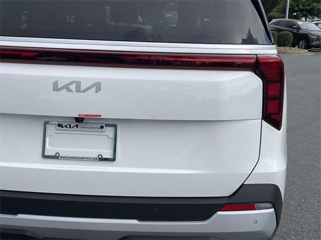 new 2025 Kia Carnival car, priced at $42,628