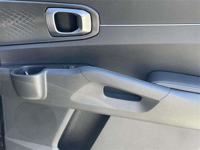 new 2025 Kia Sorento Hybrid car, priced at $38,116